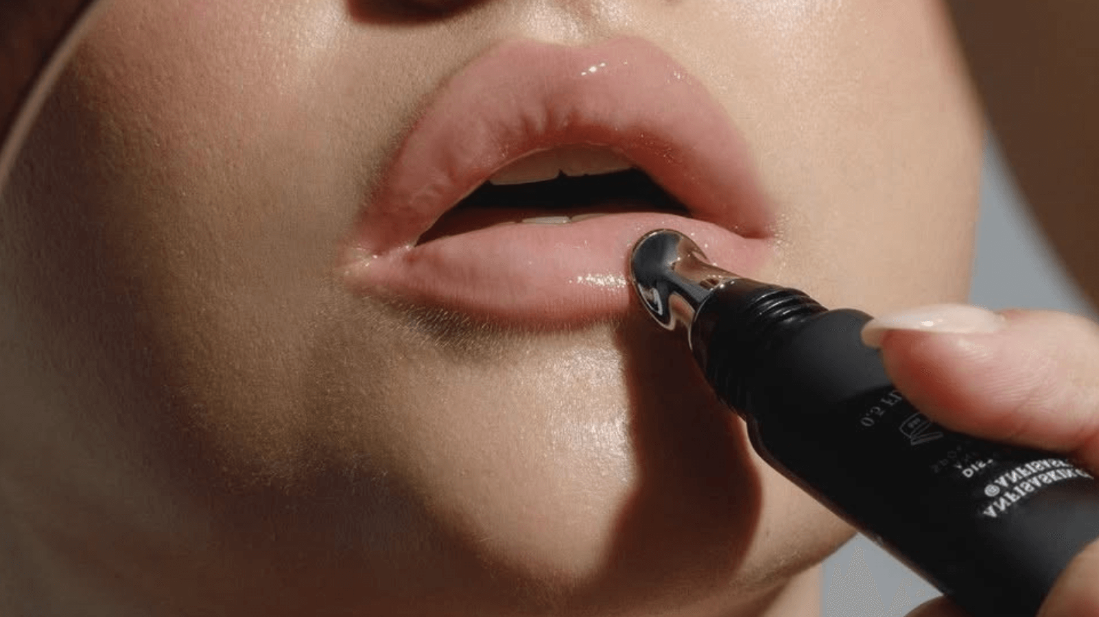 Ân-Gloss Ceramide Lip Treatment: Nourish and Protect Your Lips