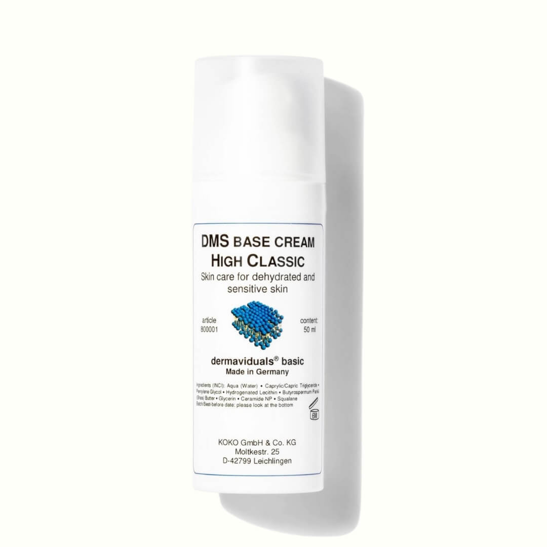 A miracle for dryness and dehydration, this moisturizer restores with DMS® components that mimic the skin’s natural lipid barrier.