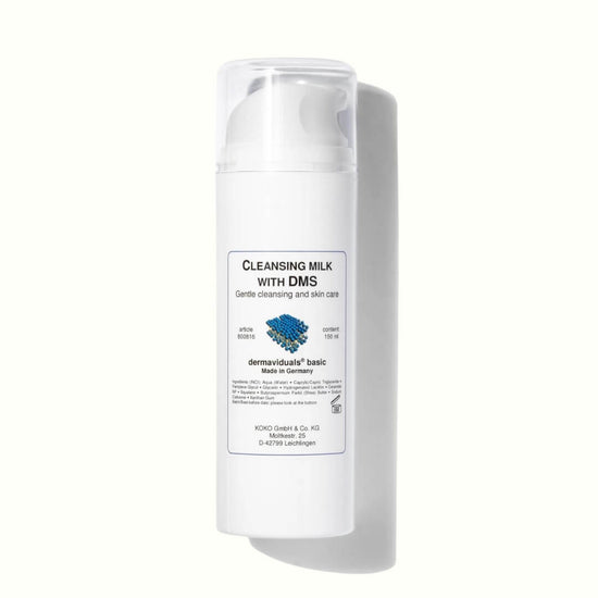 This cream cleanser, enriched with DMS ingredients, effectively removes dirt, makeup, and sunscreen while restoring and maintaining skin health without drying or stripping, combining cleansing and moisturizing benefits.