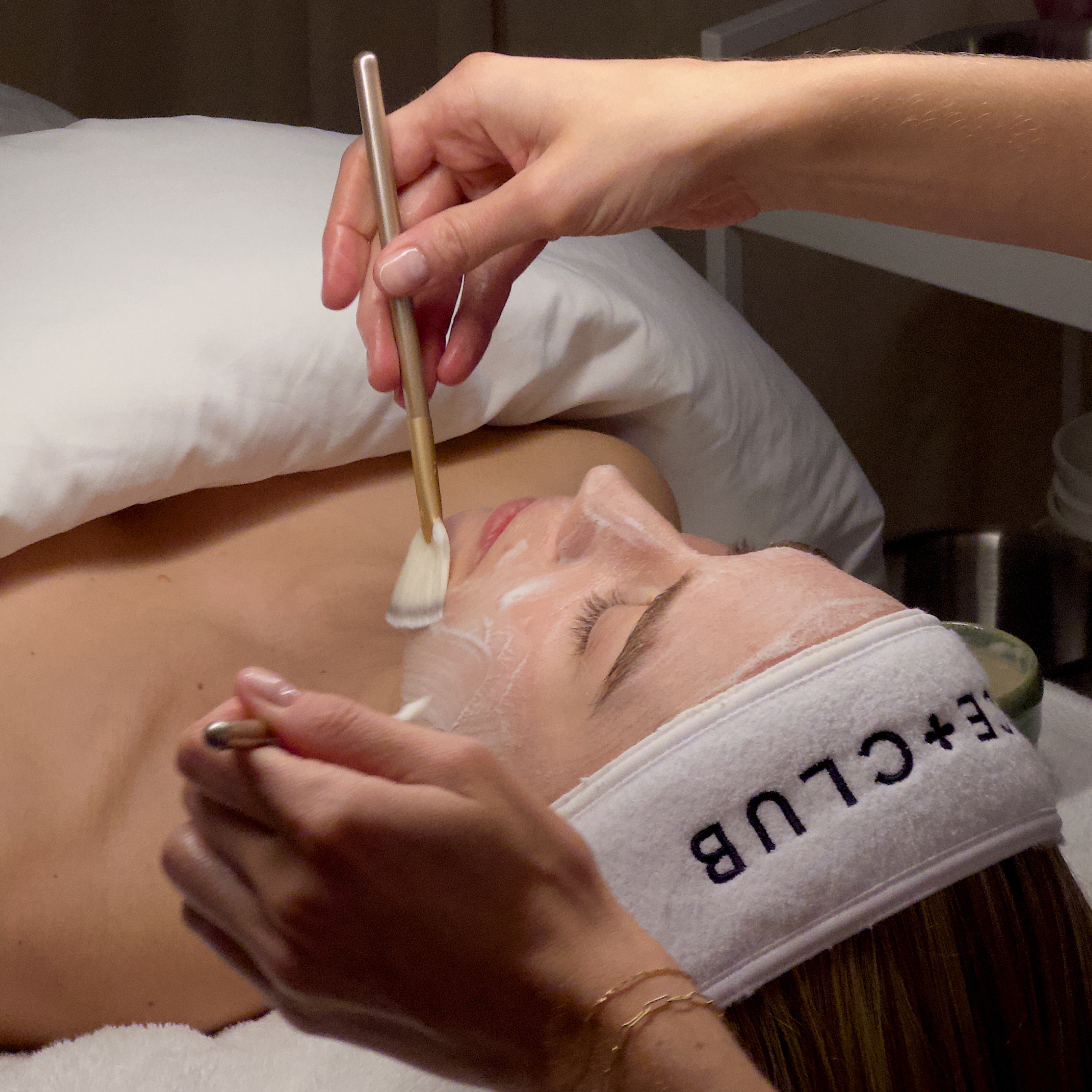 Best facial treatment in Vancouver, Canada – Face Club Signature Facial.